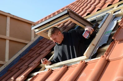 Pose de fenêtres de toit Velux à Lamontjoie